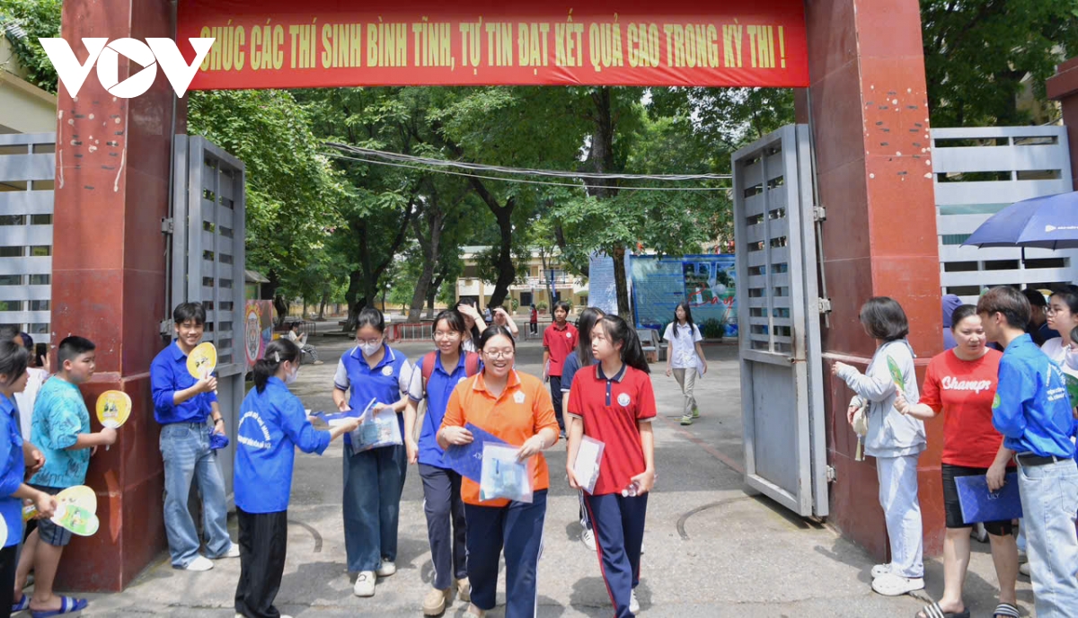 Thí sinh Hà Nội hoàn thành môn thi cuối cùng của kỳ thi vào 10